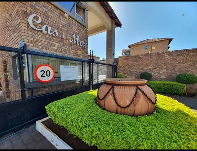 2 BEDROOM TOWNHOUSE FOR SALE IN MONTANA